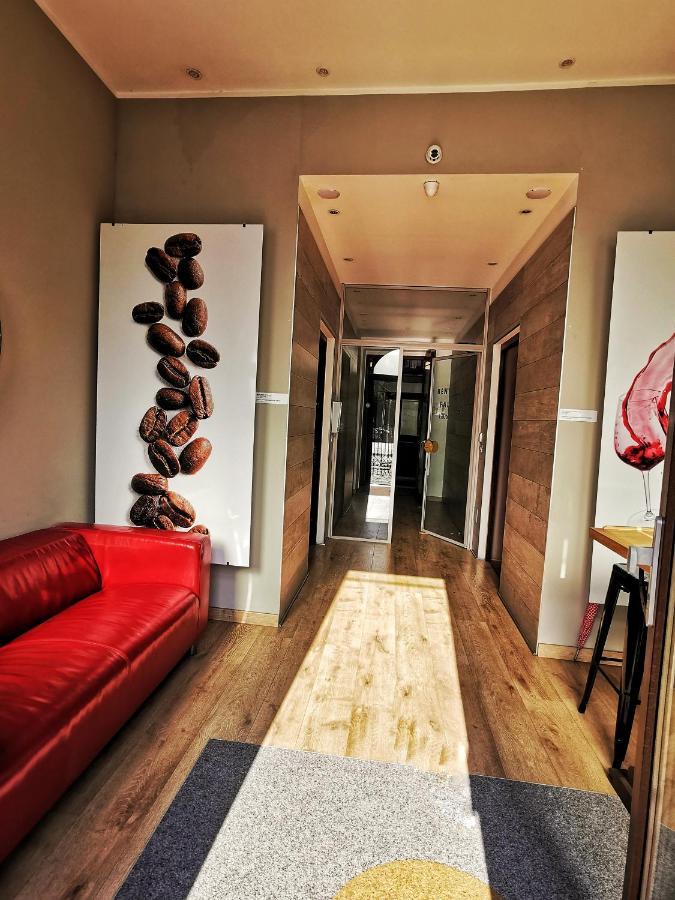 Regis B&B Camere Centro Storico 基瓦索 外观 照片