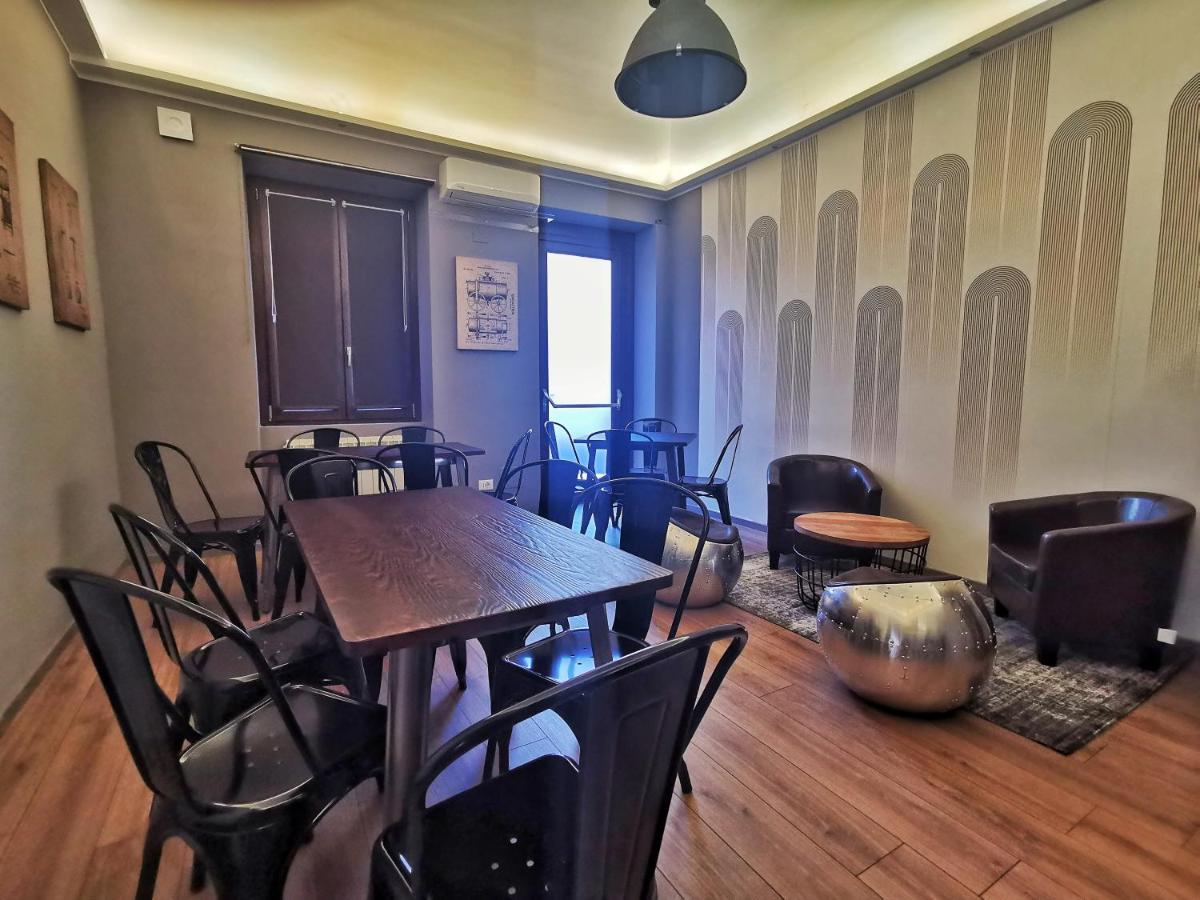 Regis B&B Camere Centro Storico 基瓦索 外观 照片